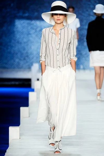 Look 26